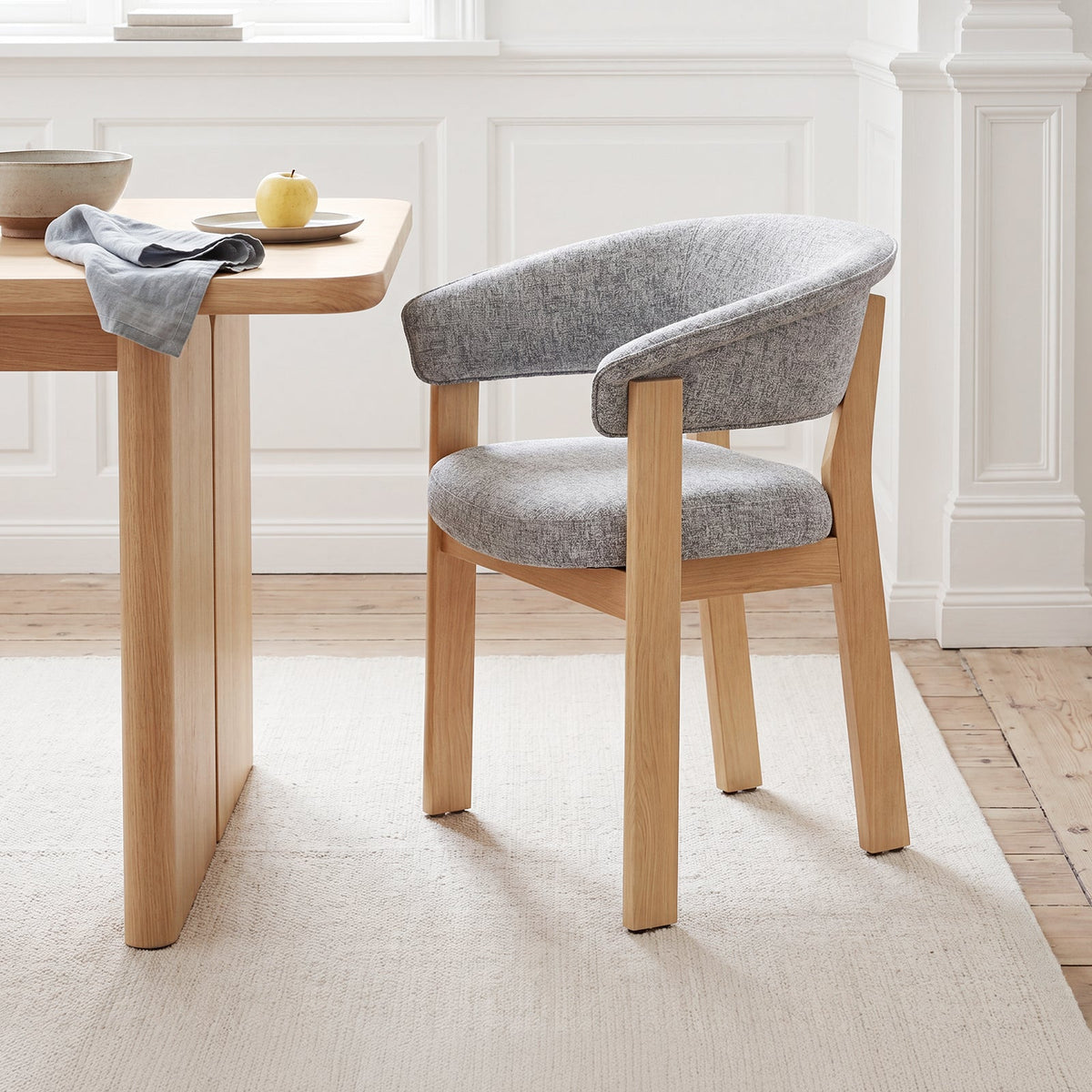 COLAMY HALO Luxe Fully Assembled Upholstered Dining Chair